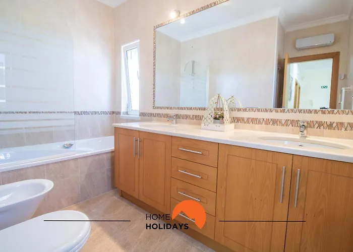 #297 Espacosa Vivenda V5 By Holidays *