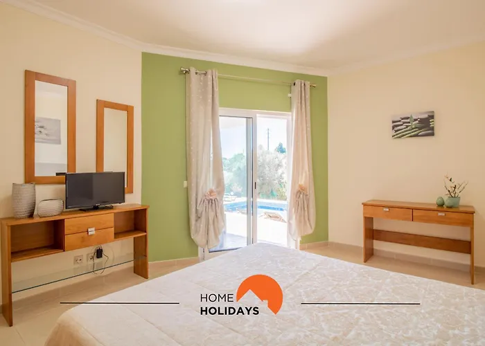#297 Espacosa Vivenda V5 By Holidays Holiday home