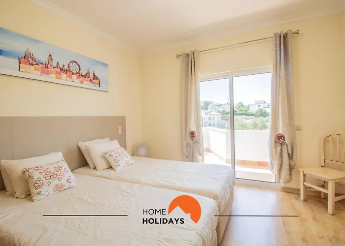 #297 Espacosa Vivenda V5 By Holidays Holiday home *
