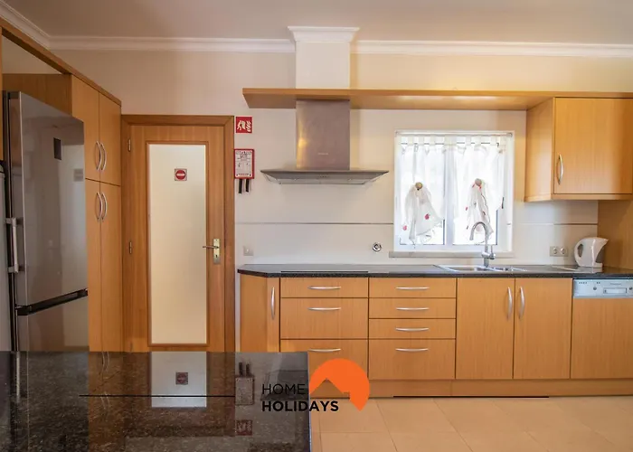 #297 Espacosa Vivenda V5 By Holidays