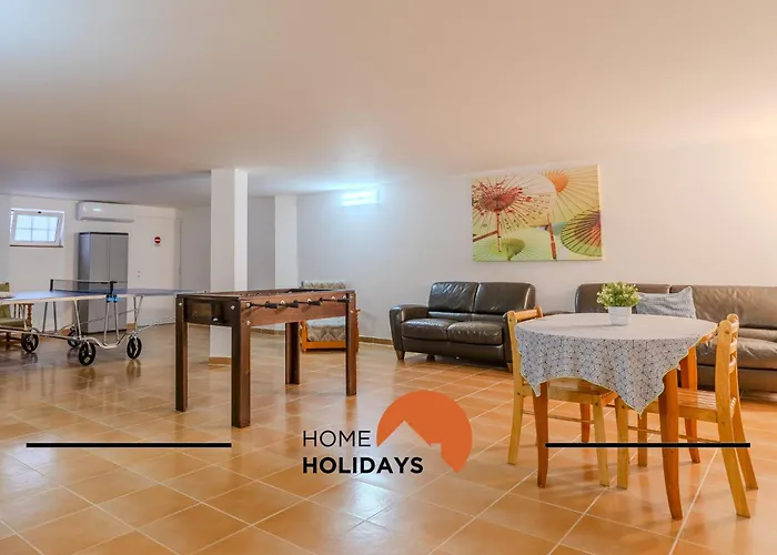 #297 Espacosa Vivenda V5 By Holidays Holiday home *