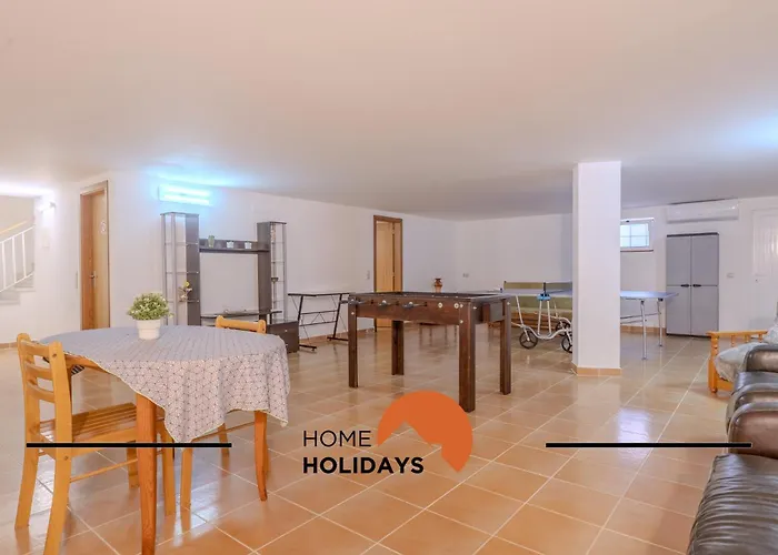 #297 Espacosa Vivenda V5 By Holidays *